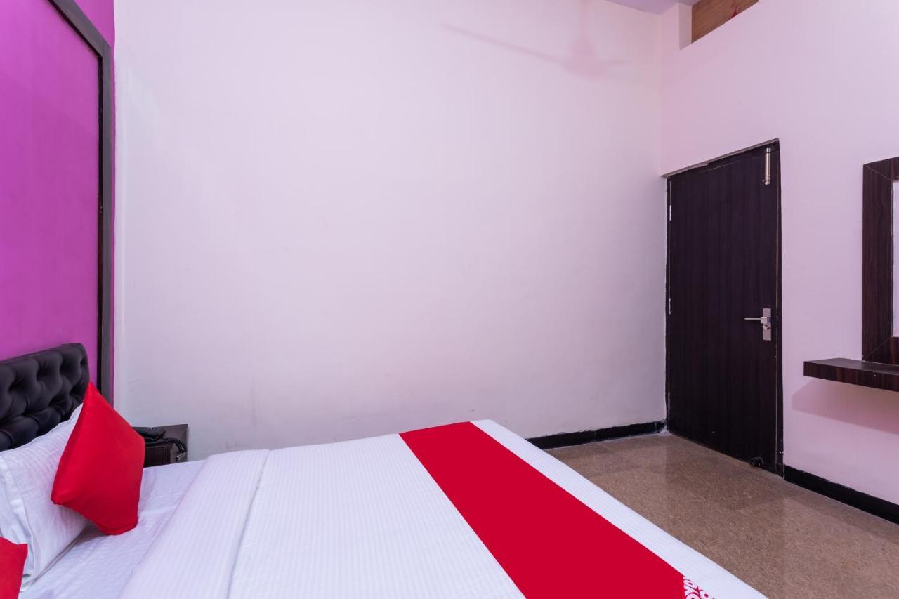 Oyo 35845 U-Turn Hotel Harsola Bagian luar foto