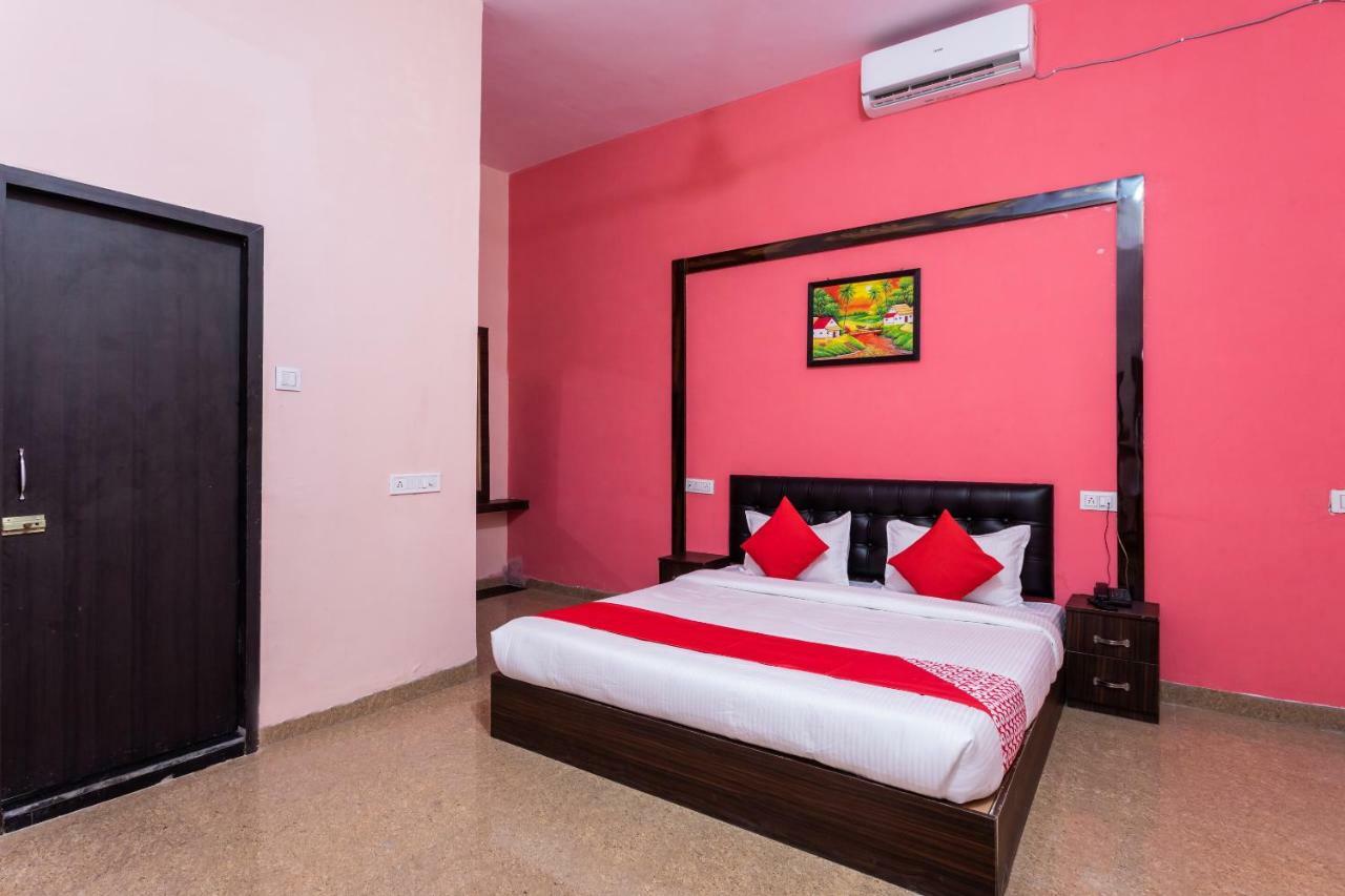 Oyo 35845 U-Turn Hotel Harsola Bagian luar foto